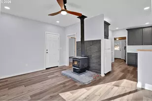 48247 E 2nd St, Oakridge, OR 97463 - Photo 11