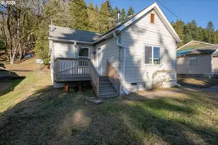 48247 E 2nd St, Oakridge, OR 97463 - Photo 9