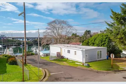 185 SE Bayview Ave, Depoe Bay, OR 97341 - Photo 1
