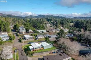 185 SE Bayview Ave, Depoe Bay, OR 97341 - Photo 25