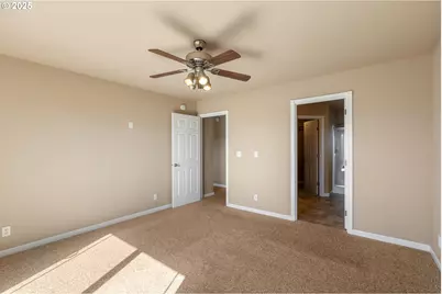 1884 NE Sunset Loop Dr, Roseburg, OR 97470 - Photo 19