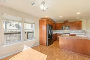 1884 NE Sunset Loop Dr, Roseburg, OR 97470 - Photo 7