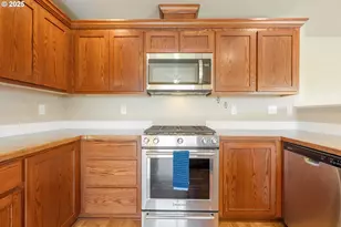 1884 NE Sunset Loop Dr, Roseburg, OR 97470 - Photo 3