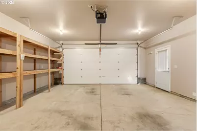 1884 NE Sunset Loop Dr, Roseburg, OR 97470 - Photo 31