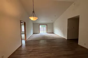 736 Judith Ct, Saint Helens, OR 97051 - Photo 3