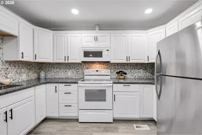 7610 SE 69th Ave, Portland, OR 97206 - Photo 7