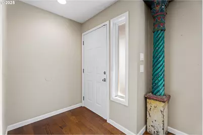 11255 SW Springwood Dr, Portland, OR 97223 - Photo 3