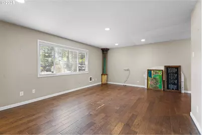 11255 SW Springwood Dr, Portland, OR 97223 - Photo 5