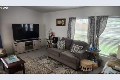 635 Crestview Dr, Reedsport, OR 97467 - Photo 13