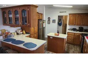 635 Crestview Dr, Reedsport, OR 97467 - Photo 19