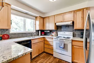 277 E Rosewood Ave, Eugene, OR 97404 - Photo 9