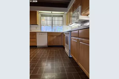 12380 SW McKay Ct, Beaverton, OR 97008 - Photo 5