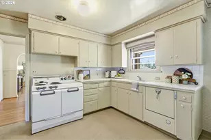 13821 NW Milburn St, Portland, OR 97229 - Photo 9