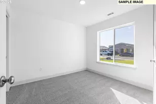 891 E Kinsley Ave, Hermiston, OR 97838 - Photo 5