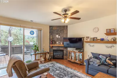 2489 SE Waldon Ave, Roseburg, OR 97470 - Photo 9