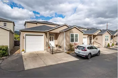 2489 SE Waldon Ave, Roseburg, OR 97470 - Photo 3