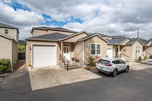 2489 SE Waldon Ave, Roseburg, OR 97470 - Photo 3
