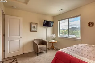 2489 SE Waldon Ave, Roseburg, OR 97470 - Photo 33