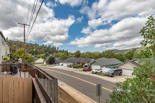 2489 SE Waldon Ave, Roseburg, OR 97470 - Photo 47