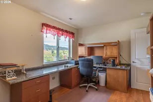 2489 SE Waldon Ave, Roseburg, OR 97470 - Photo 29