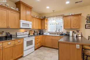 2489 SE Waldon Ave, Roseburg, OR 97470 - Photo 17