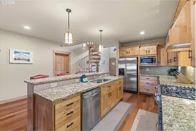 31206 E Collins Lake Rd #25, Government Camp, OR 97028 - Photo 5