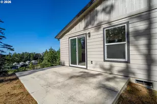 201 Highland Dr, Tillamook, OR 97141 - Photo 25