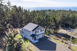 201 Highland Dr, Tillamook, OR 97141 - Photo 3