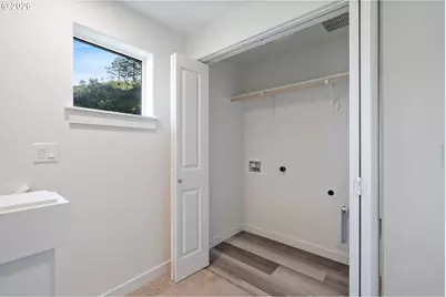 201 Highland Dr, Tillamook, OR 97141 - Photo 29