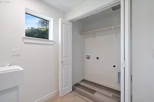 201 Highland Dr, Tillamook, OR 97141 - Photo 29