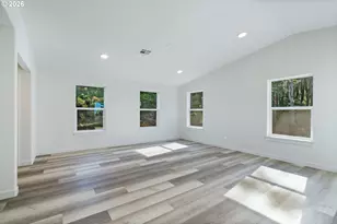 201 Highland Dr, Tillamook, OR 97141 - Photo 15