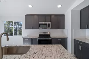 201 Highland Dr, Tillamook, OR 97141 - Photo 19