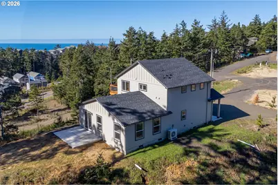 201 Highland Dr, Tillamook, OR 97141 - Photo 7