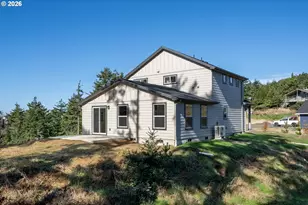 201 Highland Dr, Tillamook, OR 97141 - Photo 9