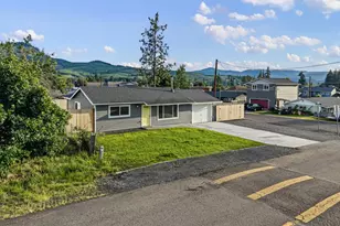 114 E 3rd St, Lowell, OR 97452 - Photo 27