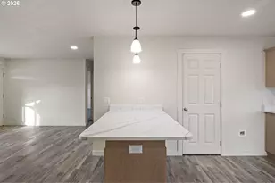 114 E 3rd St, Lowell, OR 97452 - Photo 11