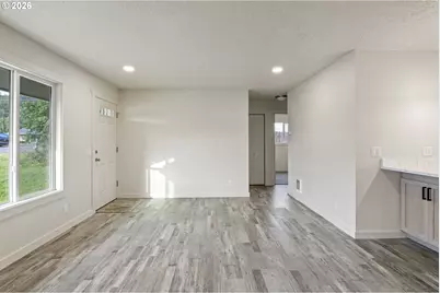 114 E 3rd St, Lowell, OR 97452 - Photo 7