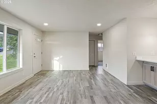 114 E 3rd St, Lowell, OR 97452 - Photo 7