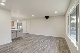 114 E 3rd St, Lowell, OR 97452 - Photo 3