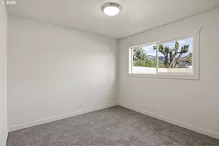 114 E 3rd St, Lowell, OR 97452 - Photo 11