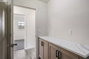 114 E 3rd St, Lowell, OR 97452 - Photo 19