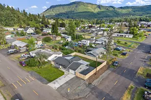 114 E 3rd St, Lowell, OR 97452 - Photo 33