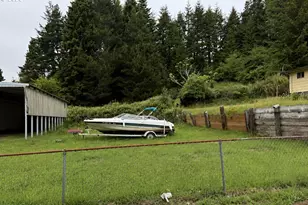 530 Kings Ave, Lakeside, OR 97449 - Photo 3