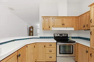 10400 SE Cook Ct, Milwaukie, OR 97222 - Photo 13