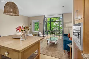 2351 NW Westover Rd, Portland, OR 97210 - Photo 9