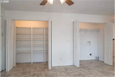 310 NW Lost Ln, Winston, OR 97496 - Photo 11