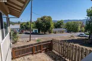 310 NW Lost Ln, Winston, OR 97496 - Photo 35