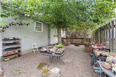 8351 N Bank St, Portland, OR 97203 - Photo 17