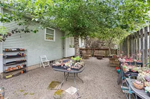 8351 N Bank St, Portland, OR 97203 - Photo 17