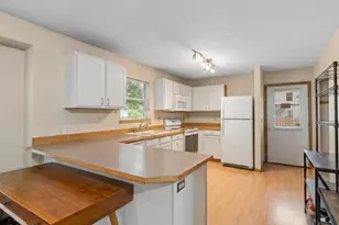 8351 N Bank St, Portland, OR 97203 - Photo 7